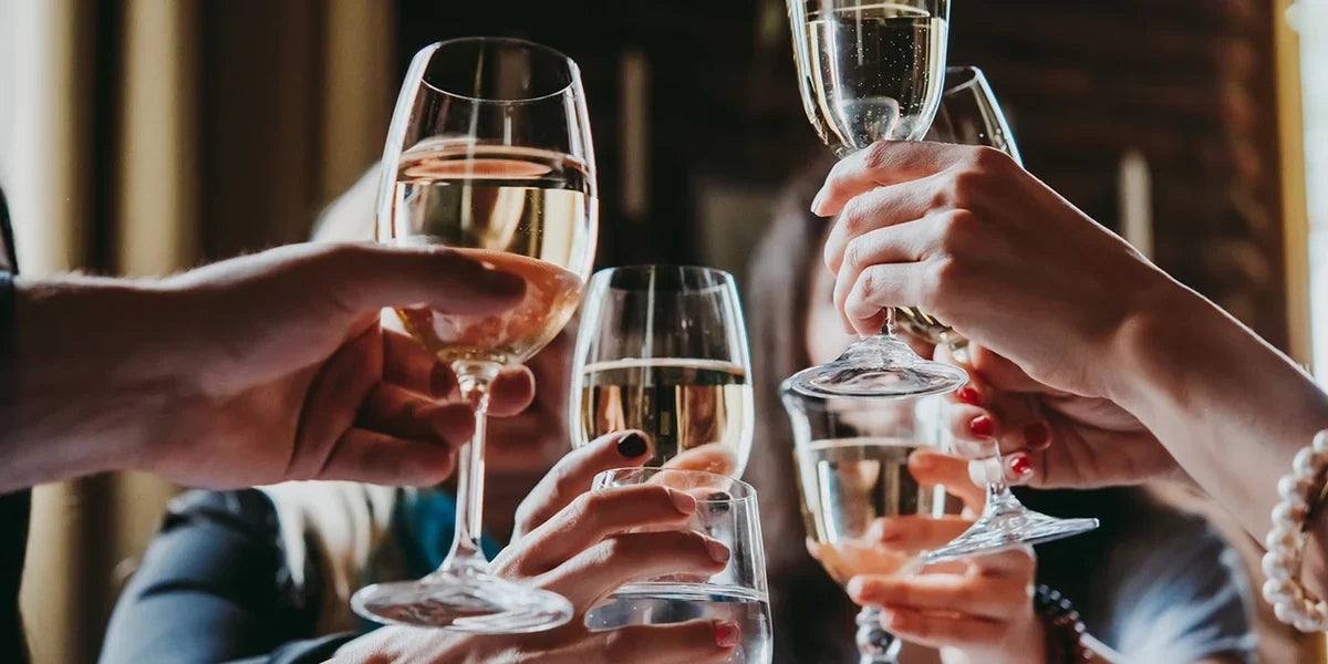 Prosecco vs Champagne on glasses